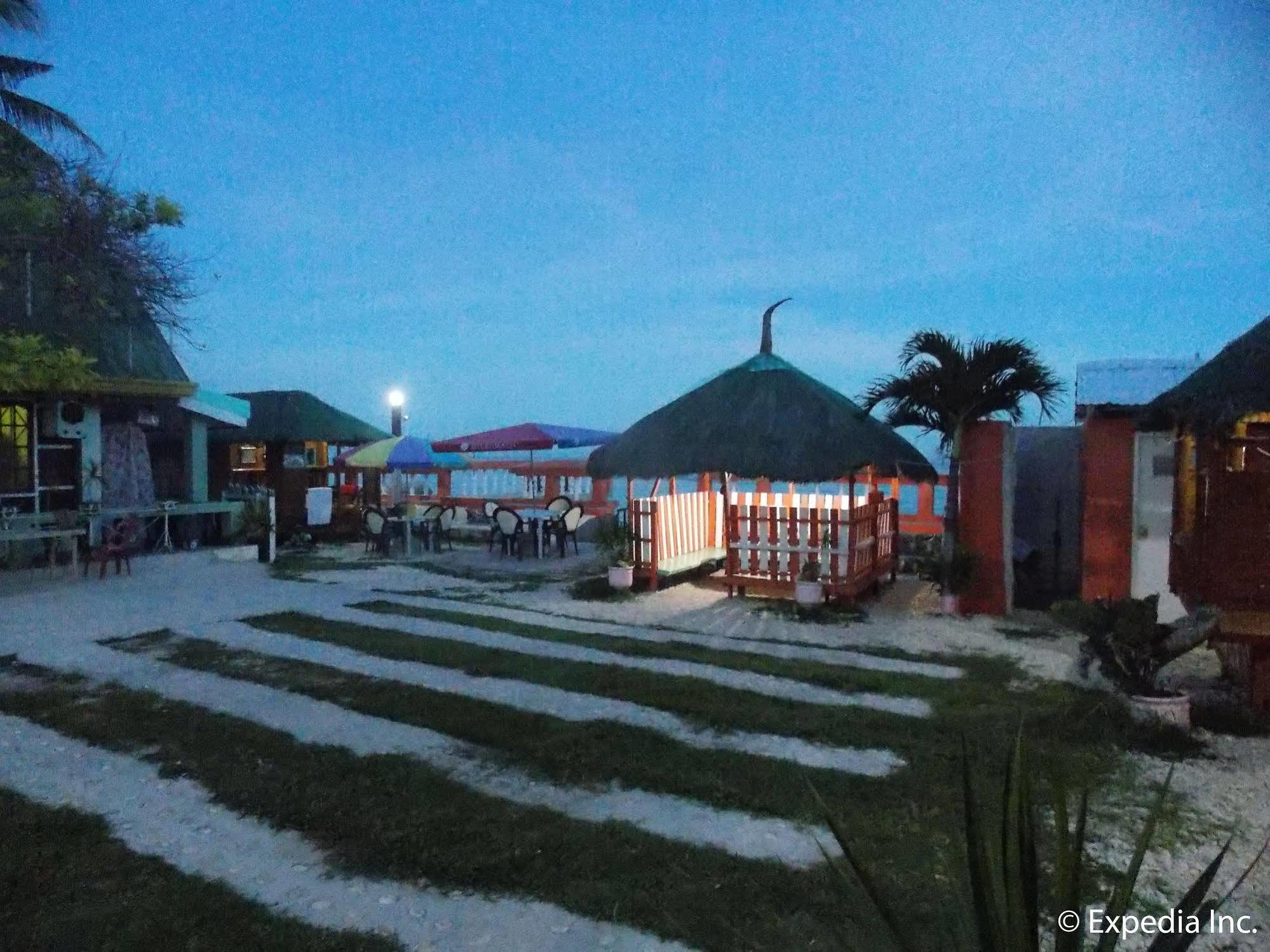 Maxvir Inn Beach Resort Oslob Exterior photo